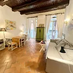 La Casa Di Licia A Due Passi Da Piazza Del Plebiscito