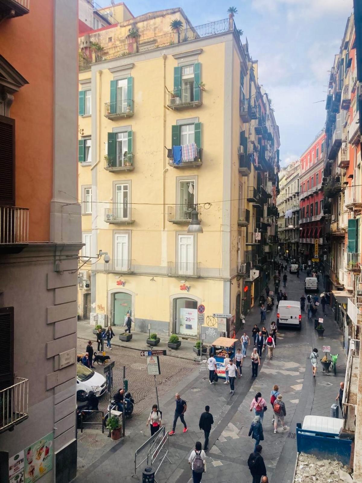 Apartment La Casa Di Licia A Due Passi Da Piazza Del Plebiscito Naples