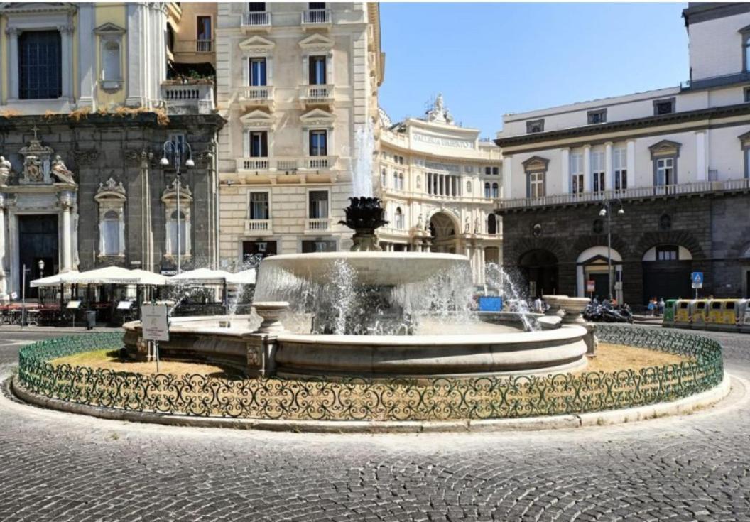 La Casa Di Licia A Due Passi Da Piazza Del Plebiscito * Naples